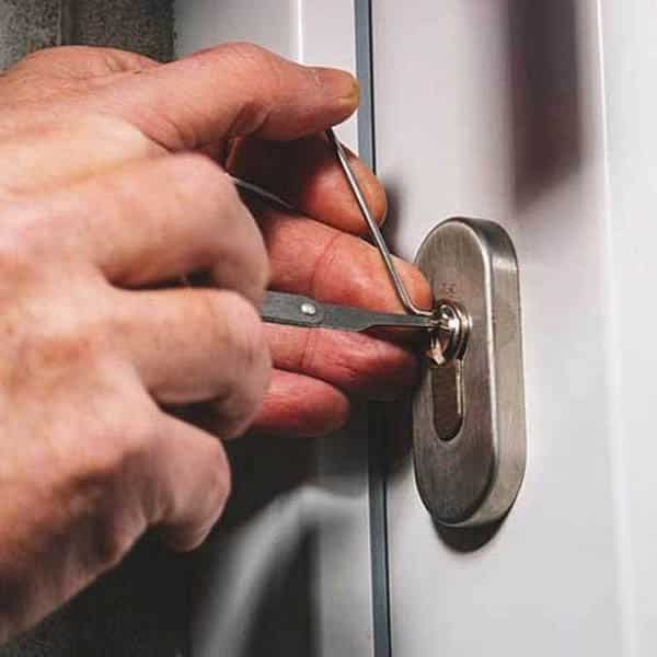 Depannage serrure rideau metallique Pessac Merignac - j&y33 - 06